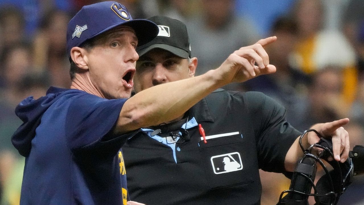 Brewers' Craig Counsell won't change approach over season's final week