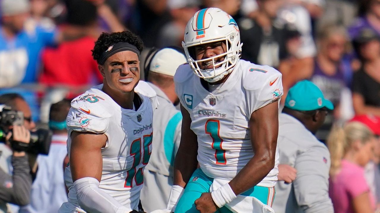 Tagovailoa, Dolphins rally from 21 down to beat Ravens 42-38 - WTOP News