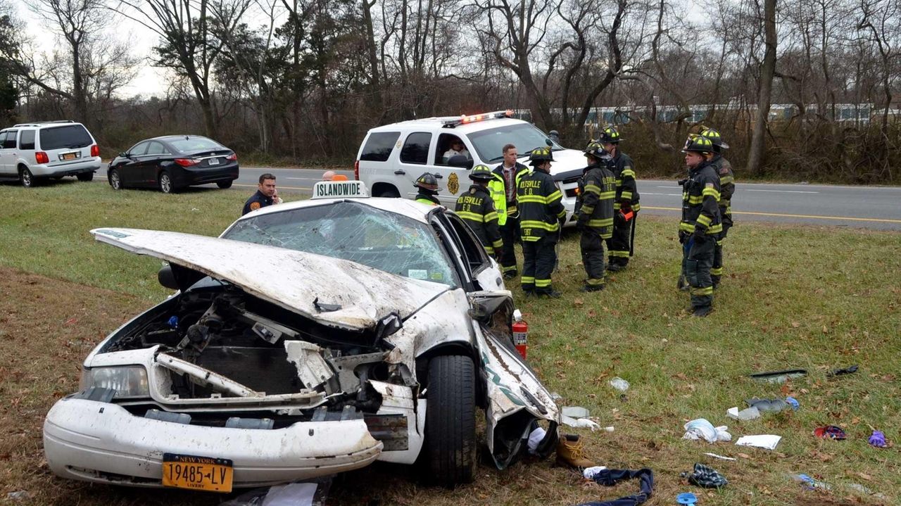1 person killed after car overturns in Holtsville Newsday