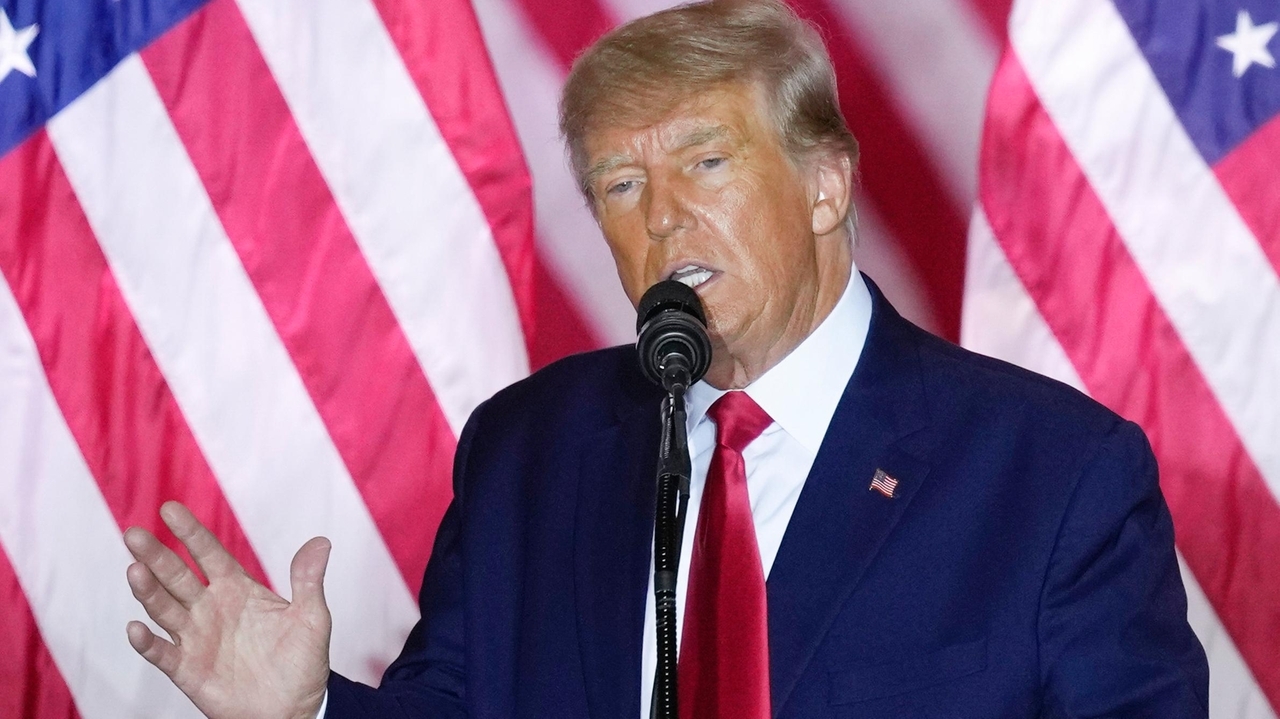 Trump braces for possible federal charges after being warned he's a target of documents probe - Vimarsana News