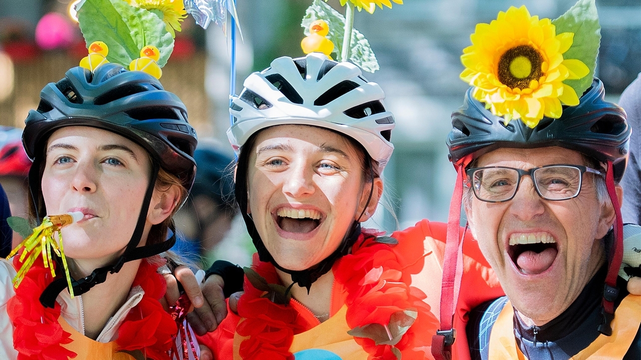 Montreal bike festival heralds release from grip of COVID - Vimarsana News