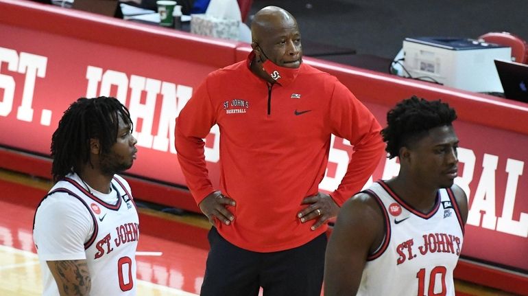 St. John's Red Storm head coach Mike Anderson against the...