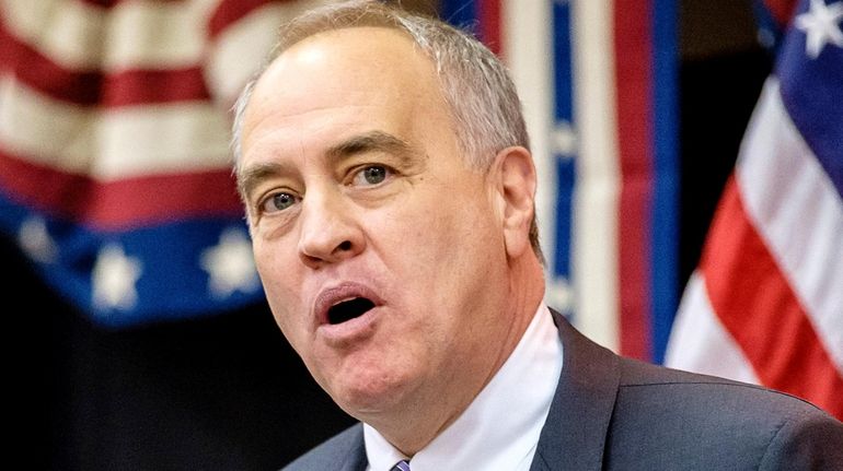 State Comptroller Thomas DiNapoli's report said "riders deserve honest and accurate information...