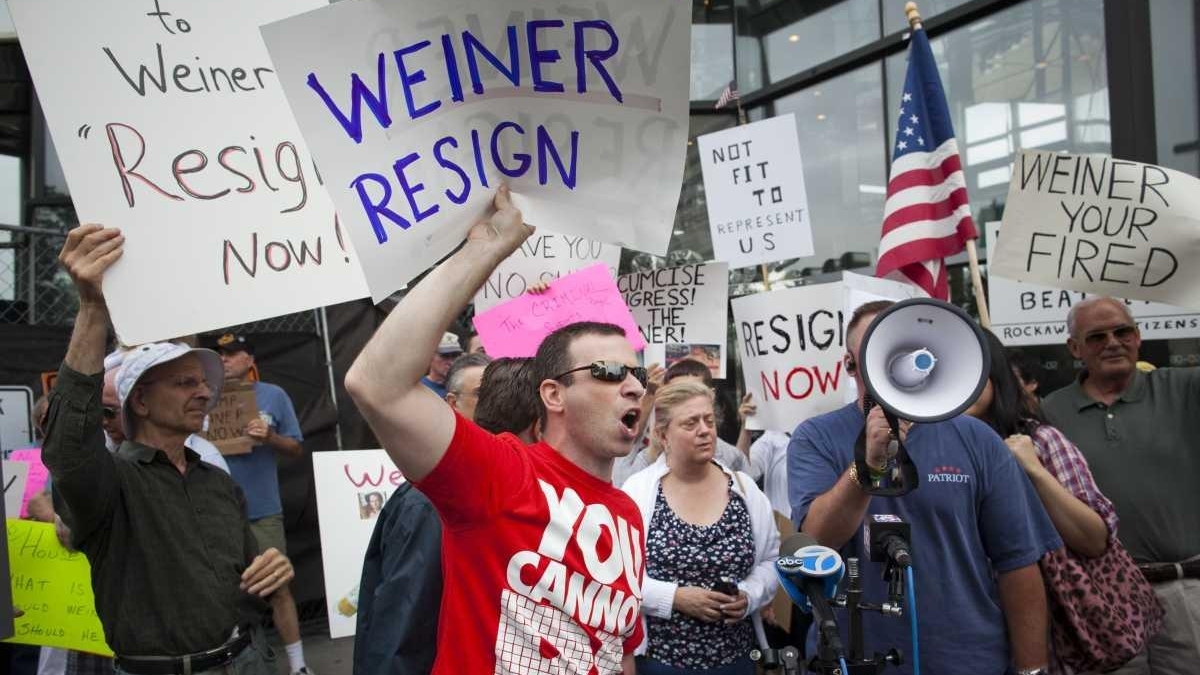 New photos surface of Rep. Anthony Weiner - Newsday