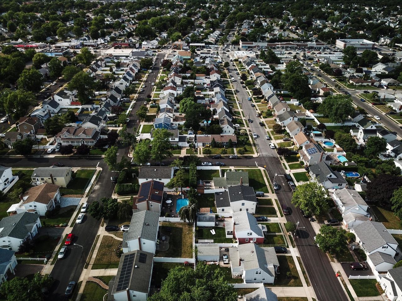 Average long-term US mortgage rate climbs to 6.96% this week, matching  highest level this year