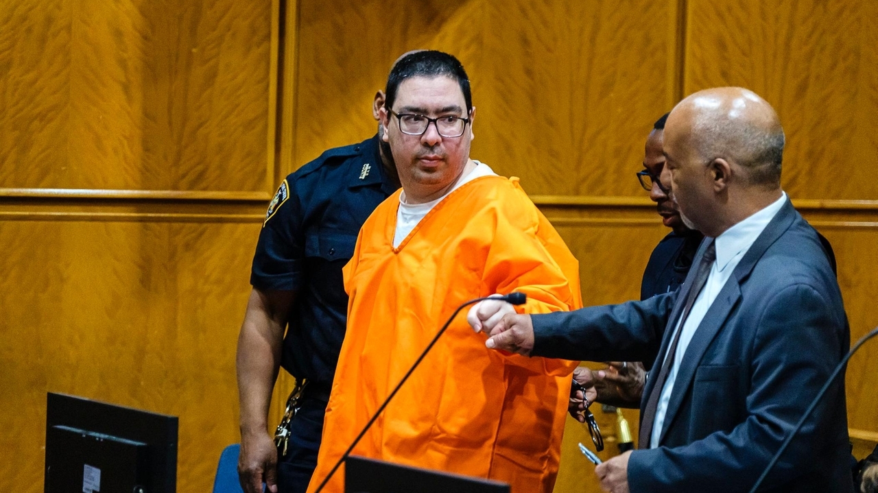 Man accused of fatally stabbing EMS captain from Long Island found ...
