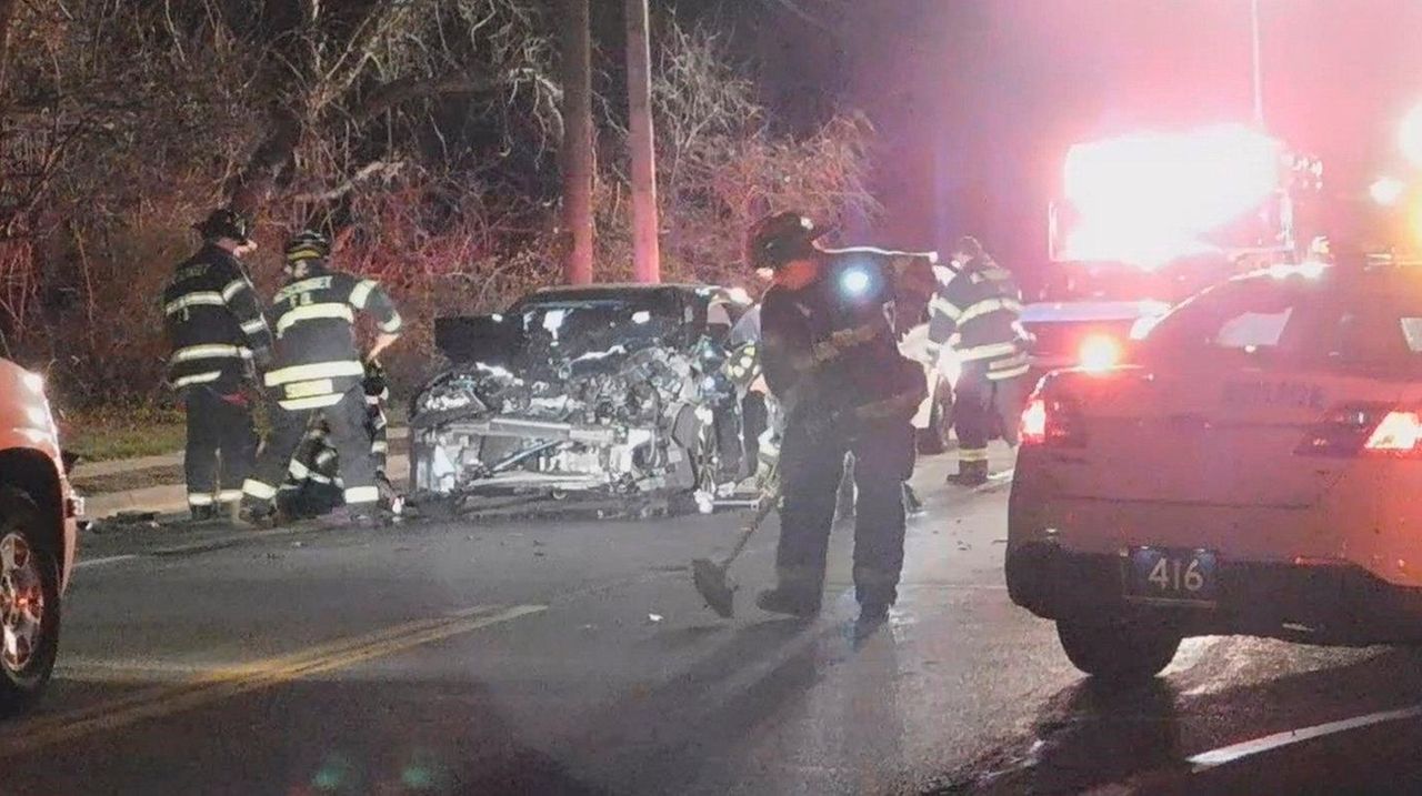 Cops DWI arrest after 3vehicle crash in Ronkonkoma Newsday