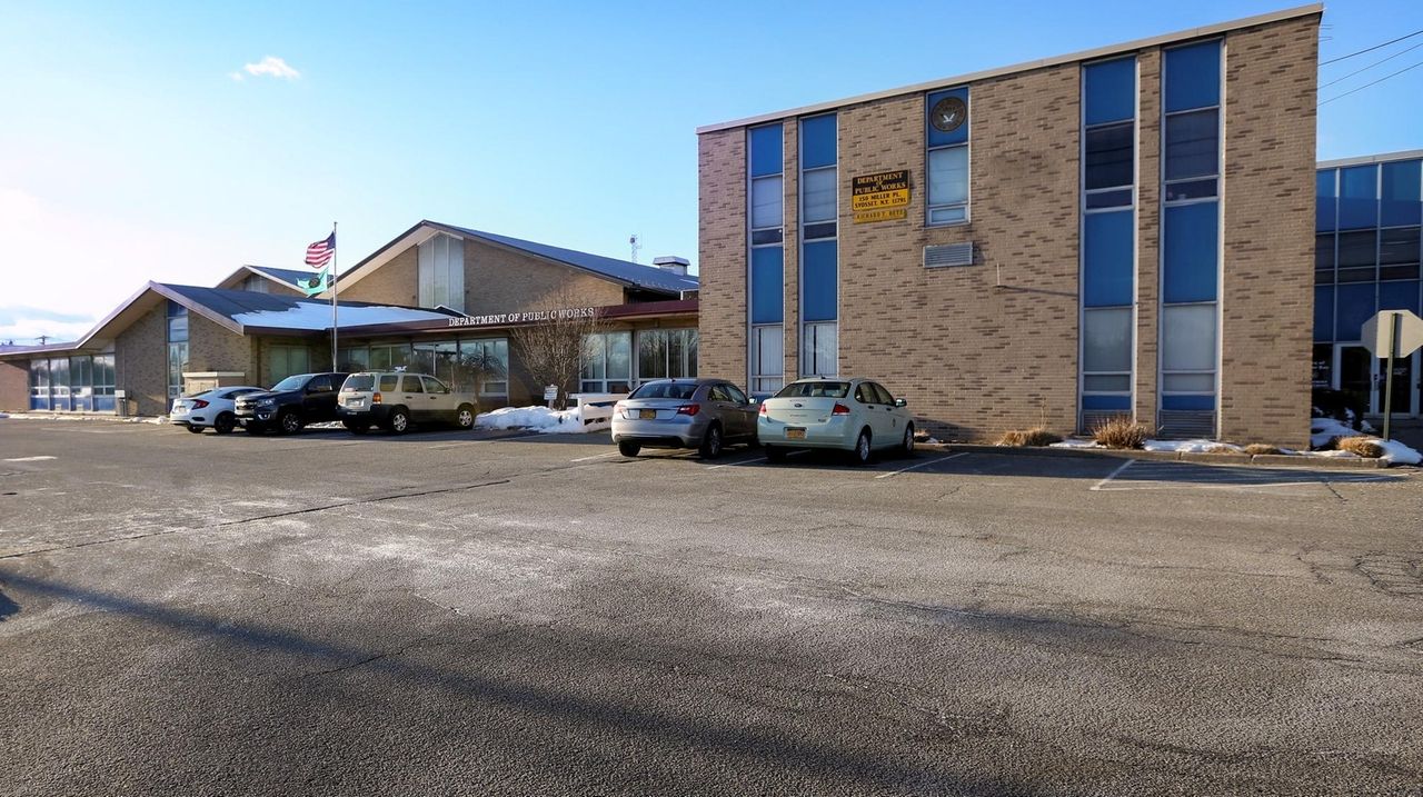 Town to pay 30M to settle lawsuit over Syosset property Newsday