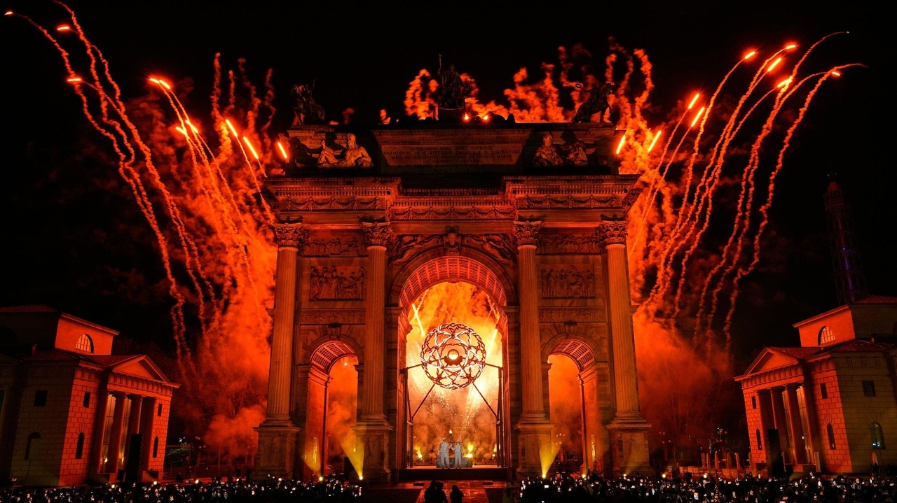 One Extraordinary Photo: Capturing the moment the Olympic cauldron was ...