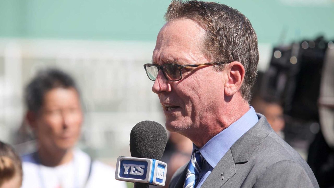 Ex-Yankees, Mets legend David Cone going from broadcast booth to injury  list 