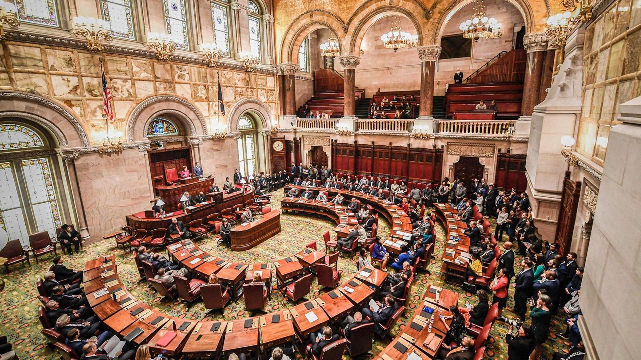 In New York State Senate Races, Weigh The Candidates, Not Parties - Newsday