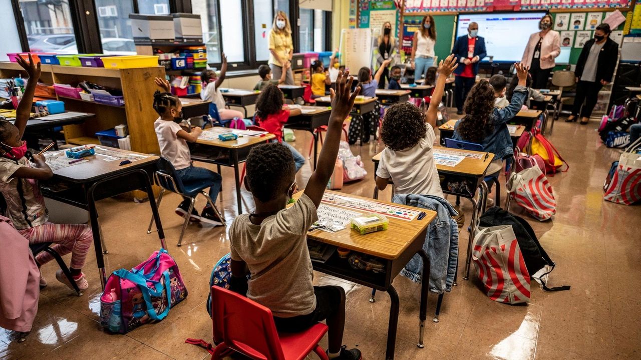 Long Island school districts' cash reserves top 3.1B, with officials