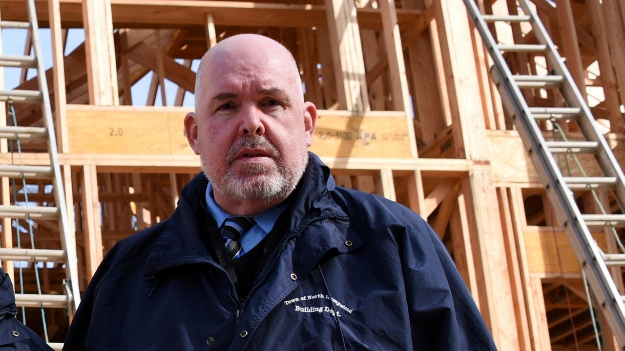 Records: North Hempstead Building Commissioner John Niewender suspended for misconduct - Vimarsana News