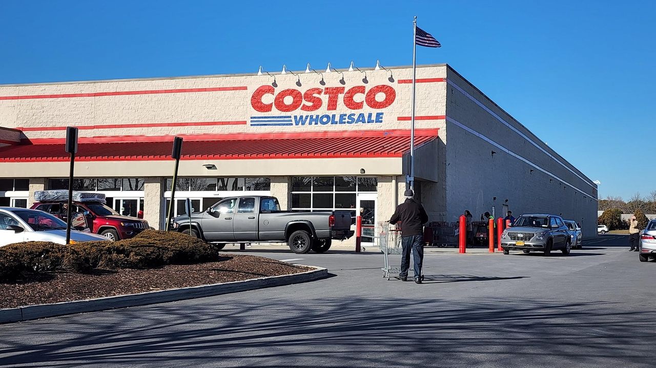 Costco requires members to scan barcodes when shopping