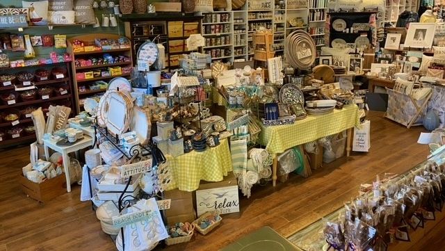 Sisters Run Nostalgic Boutique Love Lane Sweet Shoppe In Mattituck   1280