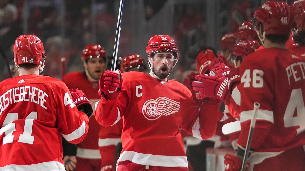 Dylan Larkin Scores 2 Goals As The Detroit Red Wings Beat The Slumping ...