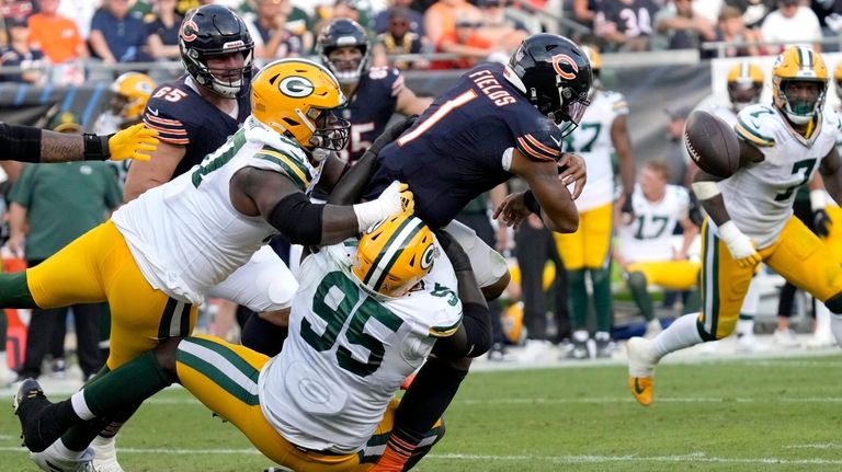 Packers' Love, Bears' Fields come into season with something to prove as  rivals meet in opener - Newsday