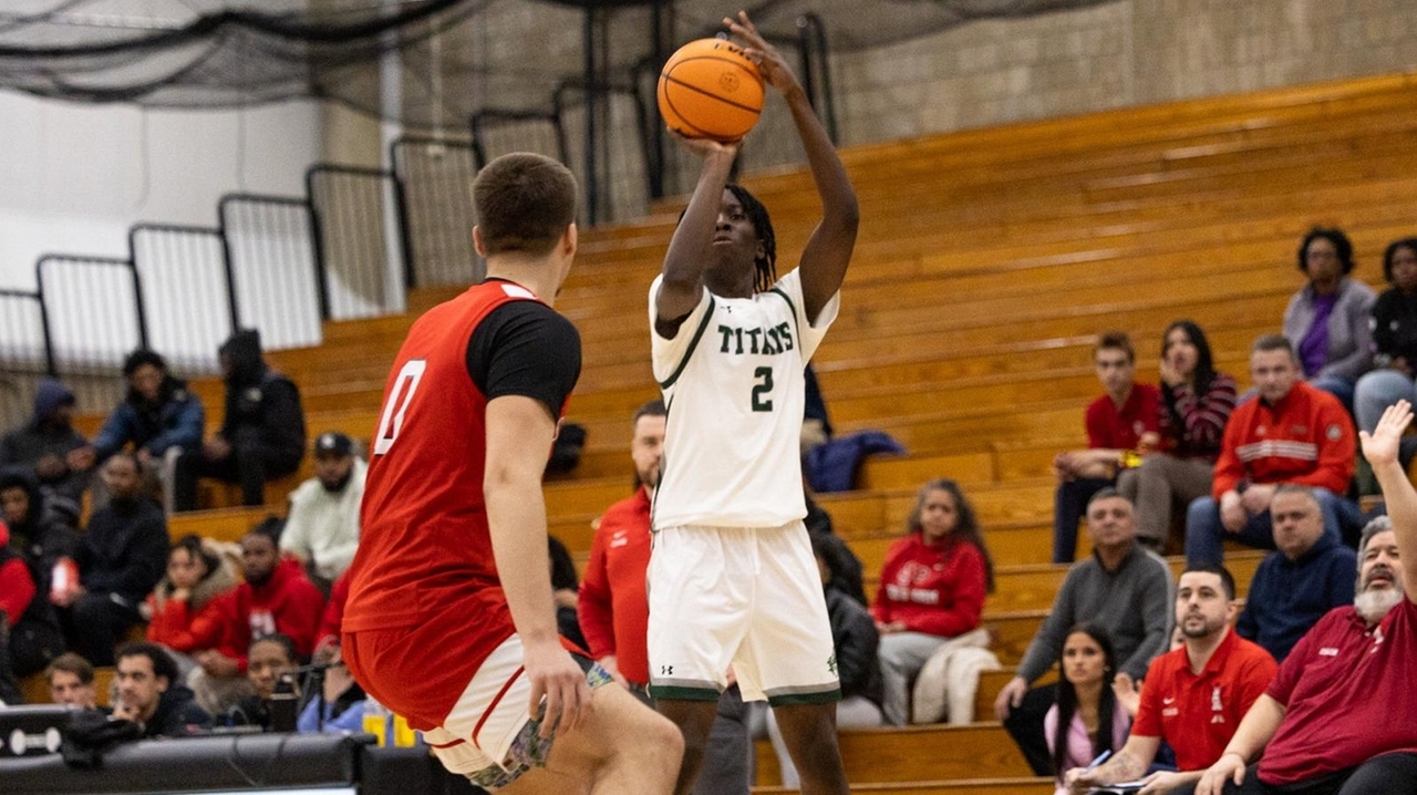 Holy Trinity's boys basketball advances to CHSAA state final - Newsday