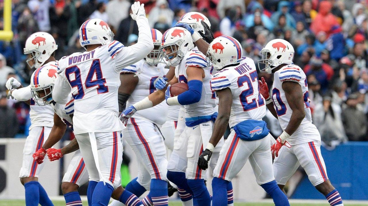 Bills force four turnovers to beat sloppy Raiders - Newsday