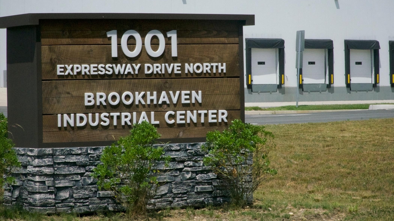 Brookhaven Town leans toward 18-month AI data center moratorium