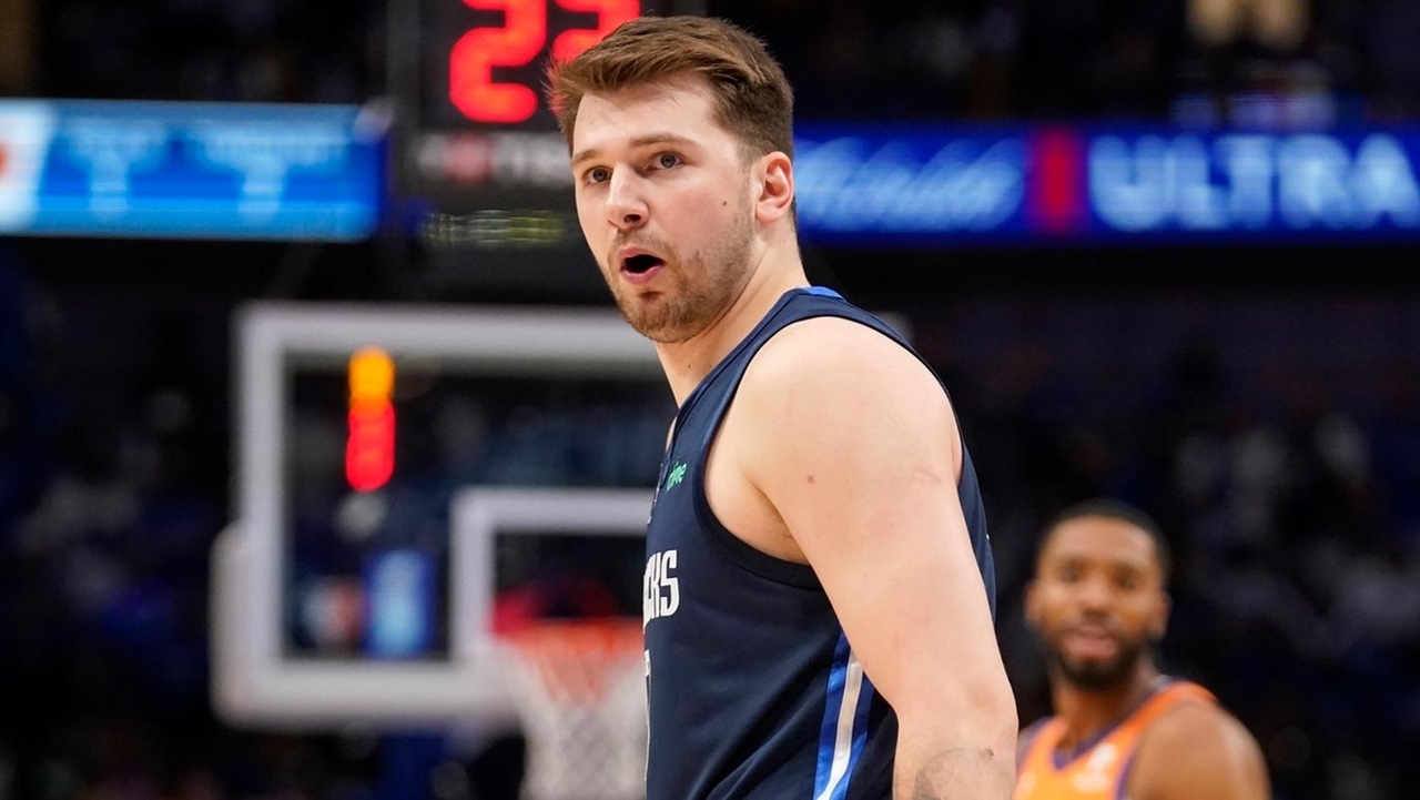 Luka Doncic, Mavericks beat foul-plagued Suns to even series - Newsday