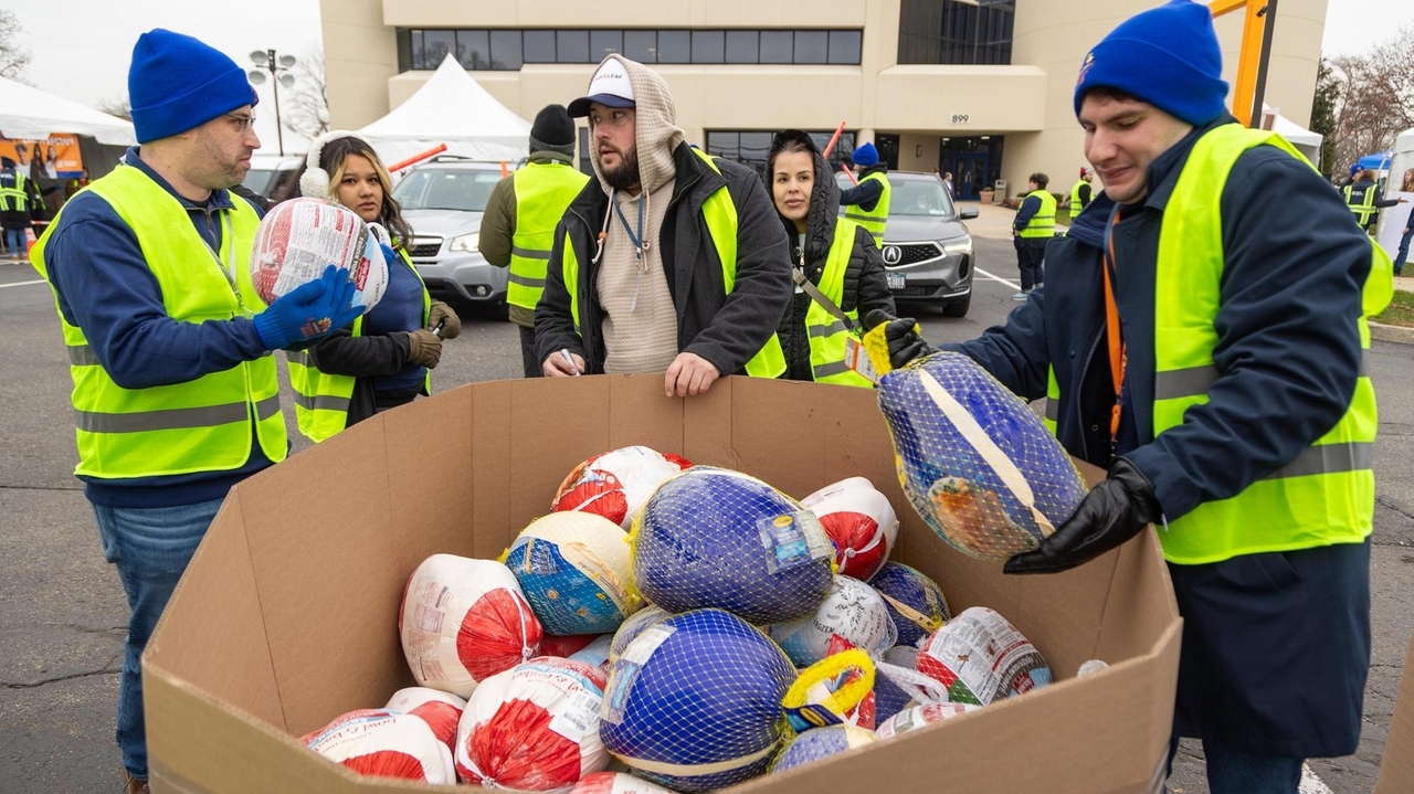 FourLeaf drive collects frozen turkeys, canned goods and money for those in need