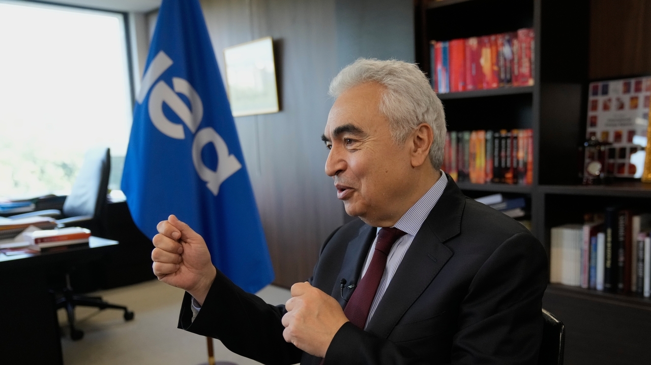 AP Exclusive: Europe has 'maybe 6 weeks of jet fuel left,' energy ...