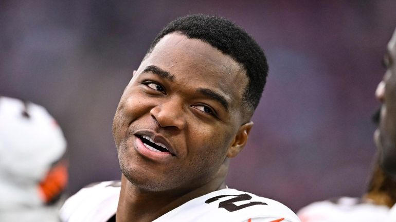 Cleveland Browns wide receiver Amari Cooper (2) reacts during an...