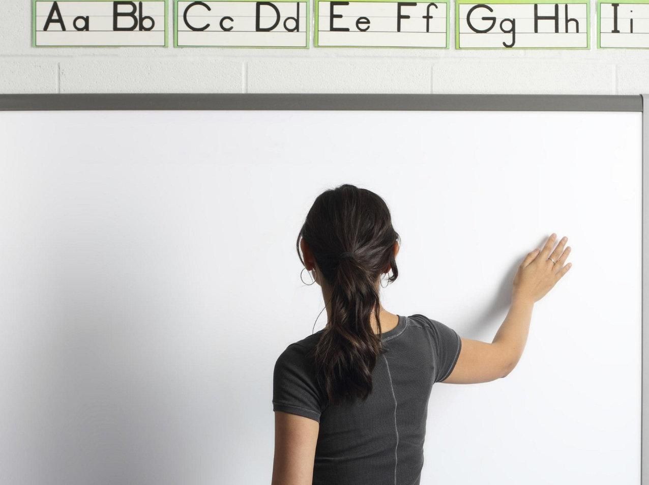 Barnes & Noble holding annual My Favorite Teacher Contest Newsday