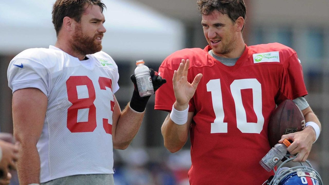 New York Giants Eli Manning puts his hands on his hips after his