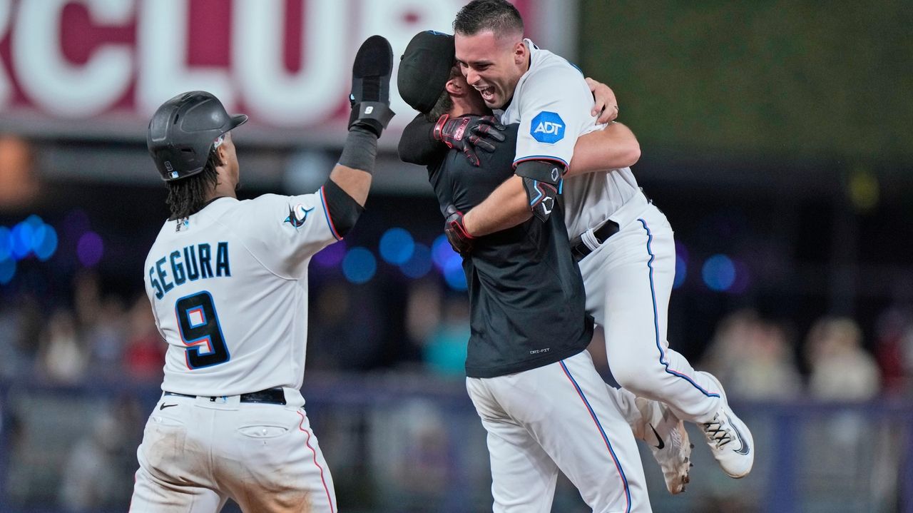 Webb goes distance, Conforto comes through in clutch as Giants top Padres  2-1 after Snell's gem