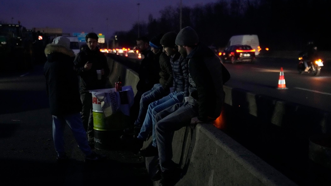Farmers are blocking key roads between Belgium and the Netherlands in the latest sign of their anger - Vimarsana News