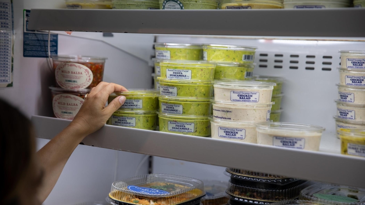 Warum Long Island Deli Chicken Salads Millionen von Aufrufen auf Instagram ...