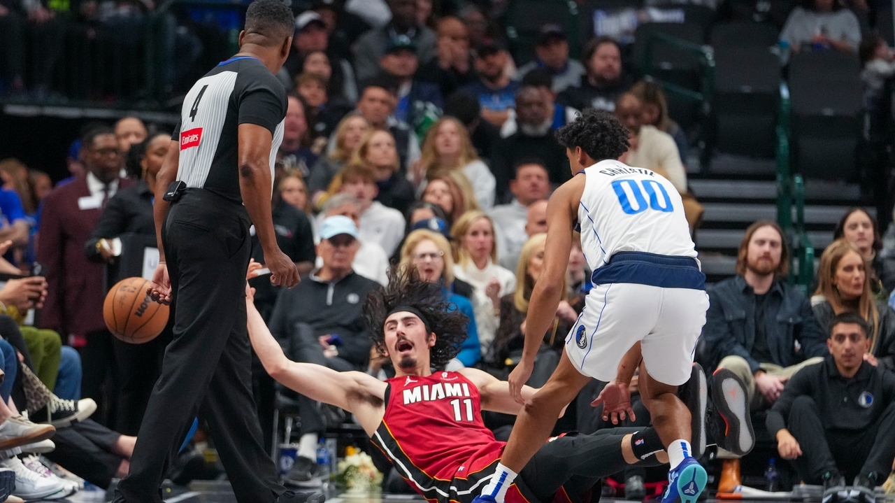 Dante Exum scores 27 points to lead undermanned, undersized Mavericks