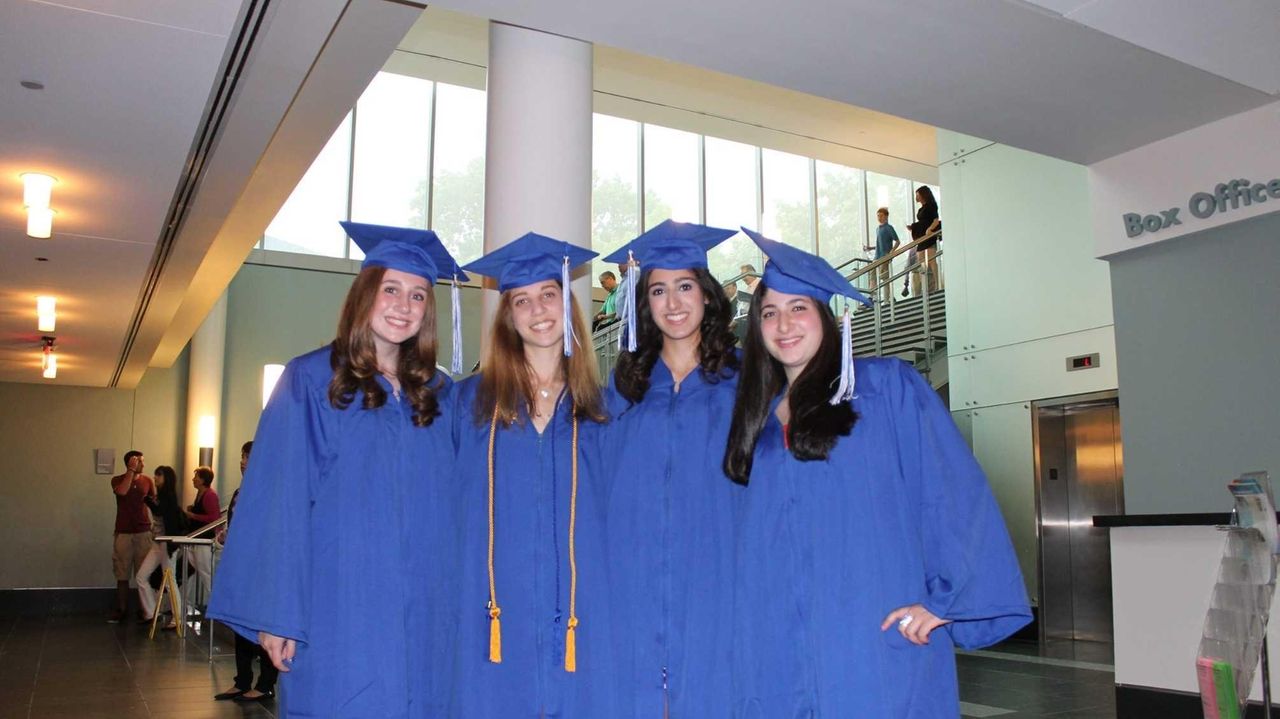 Power goes out during Roslyn High School graduation Newsday