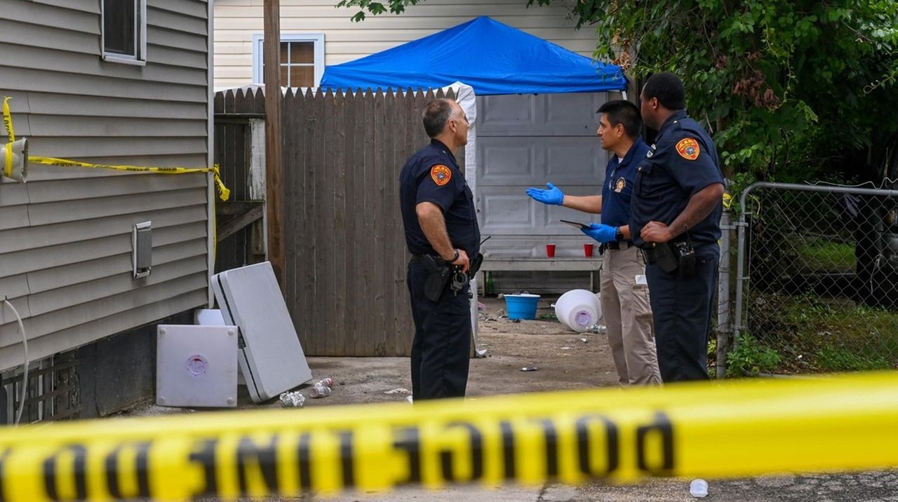 Man shot to death in Amityville, Suffolk police say - Newsday