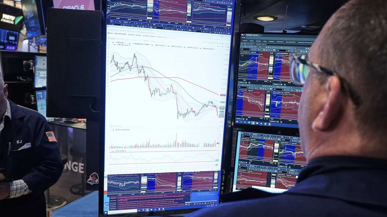 Stocks slump as Big Tech sinks and a strong May jobs report boosts