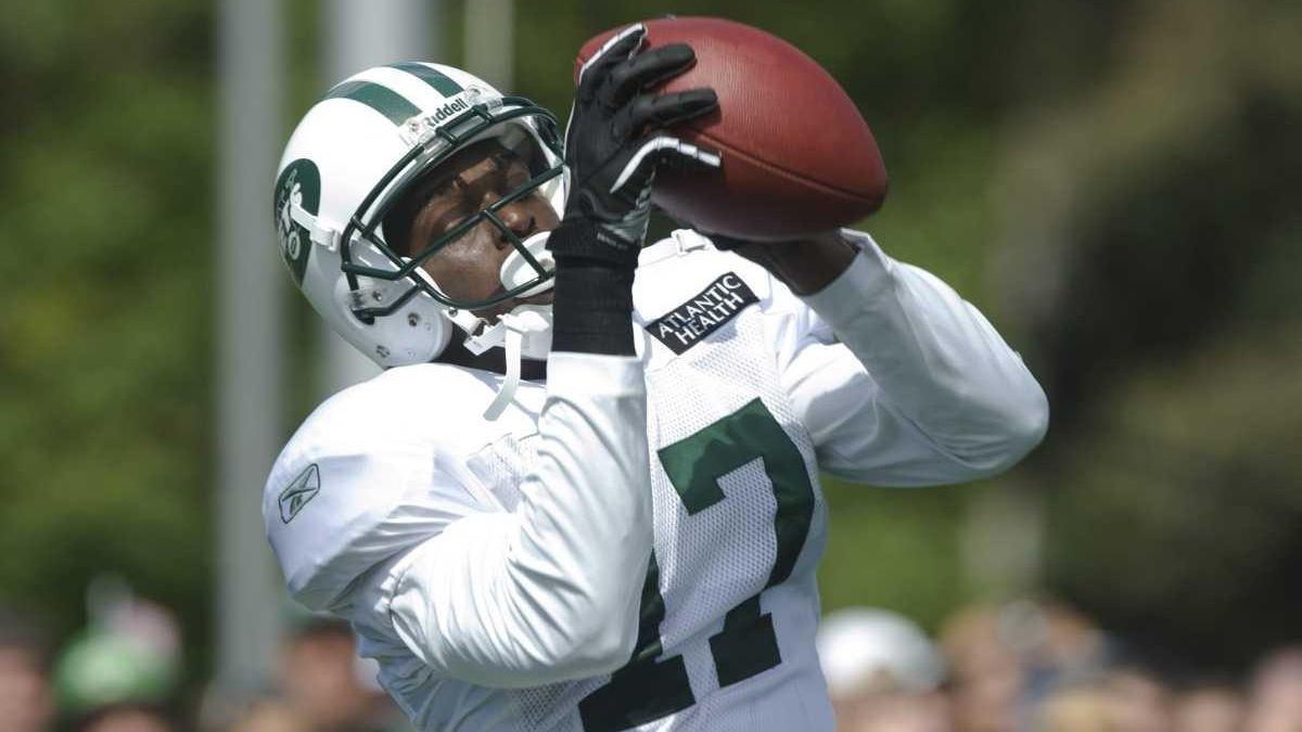 Should the Jets sign Plaxico Burress? Sound off! 