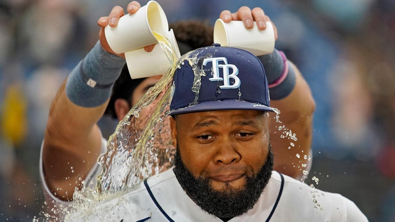 Rays' Ramirez delivers winning hit in 10th to beat Bucs 4-3