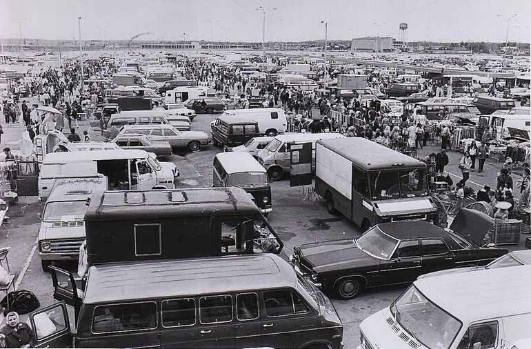 Old Images of New York - Roosevelt Field Mall In the 1950's malls like Roosevelt  Field and Green Acres were built but they did not attract large crowds as  people still tended