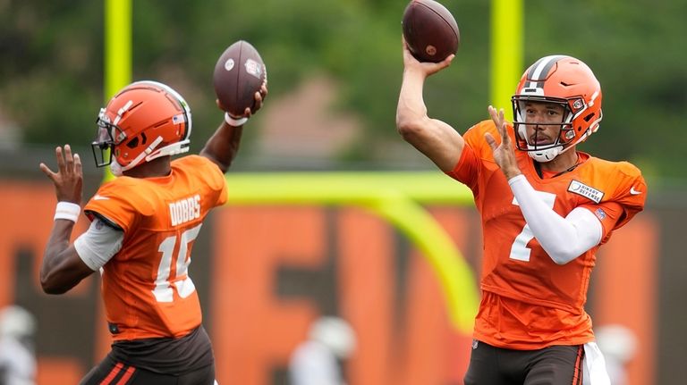 Browns trading QB Joshua Dobbs, 2024 seventh-round pick to Cardinals for  2024 fifth-rounder