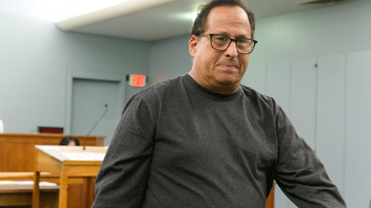 Judge reserves judgment on contempt charge for Sloth Encounters owner Larry Wallach - Vimarsana News