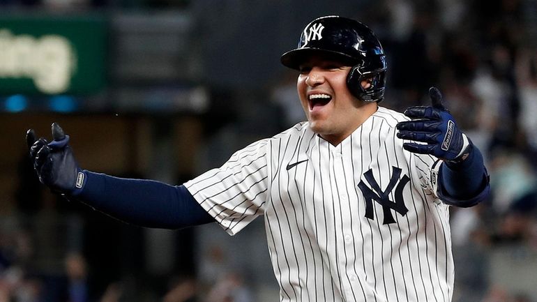 Impact of Kyle Higashioka and Jose Trevino measured behind the