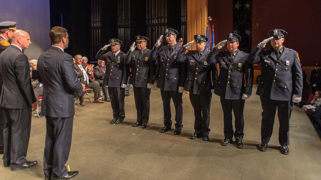 Suffolk Police Honor Officers For ‘acts Of Greatness’ - Newsday