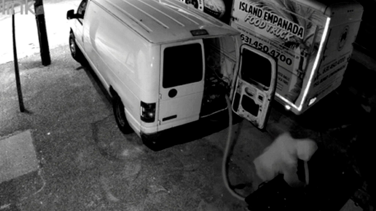 Cooking oil heists taking bite from restaurants' bottom line: Inside the slick operations to turn canola into criminal cash - Vimarsana News