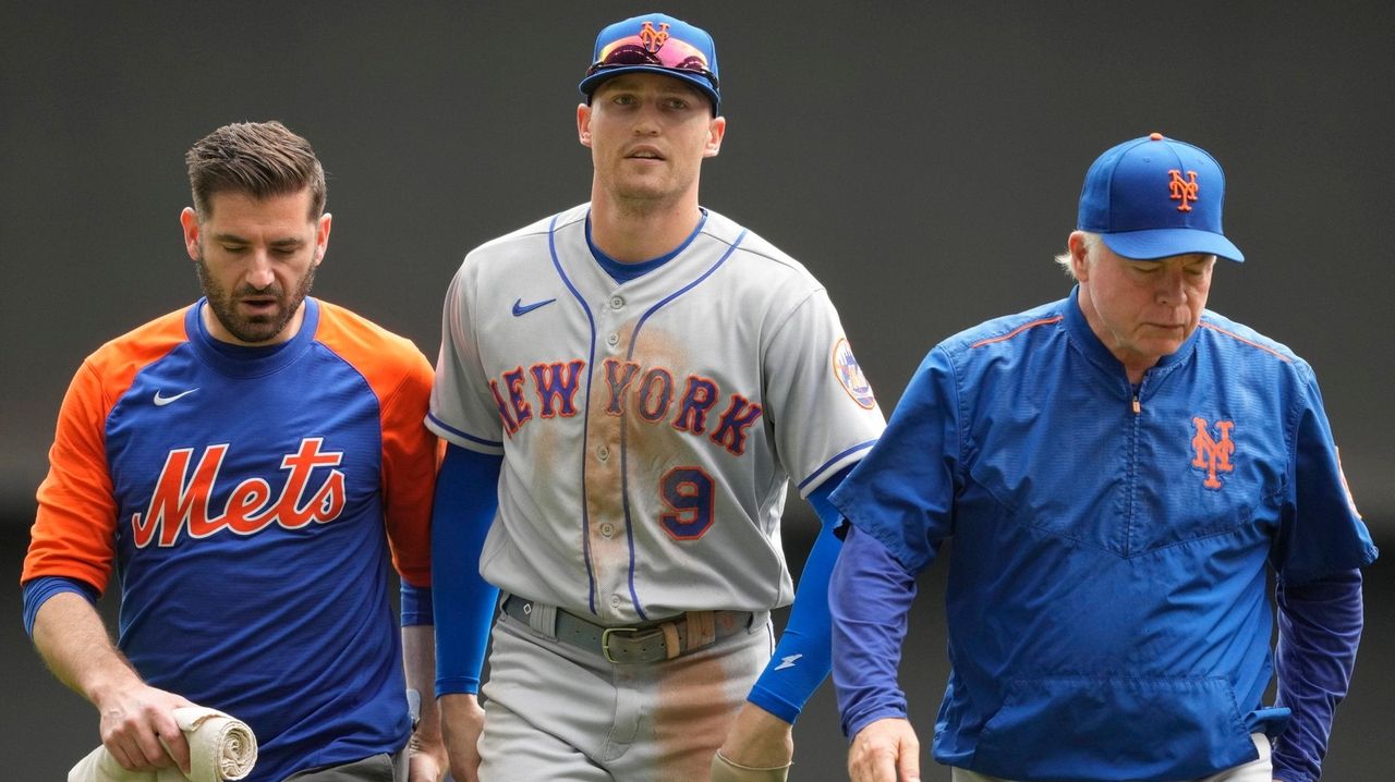 Spectacular catch by Brandon Nimmo! 😱 