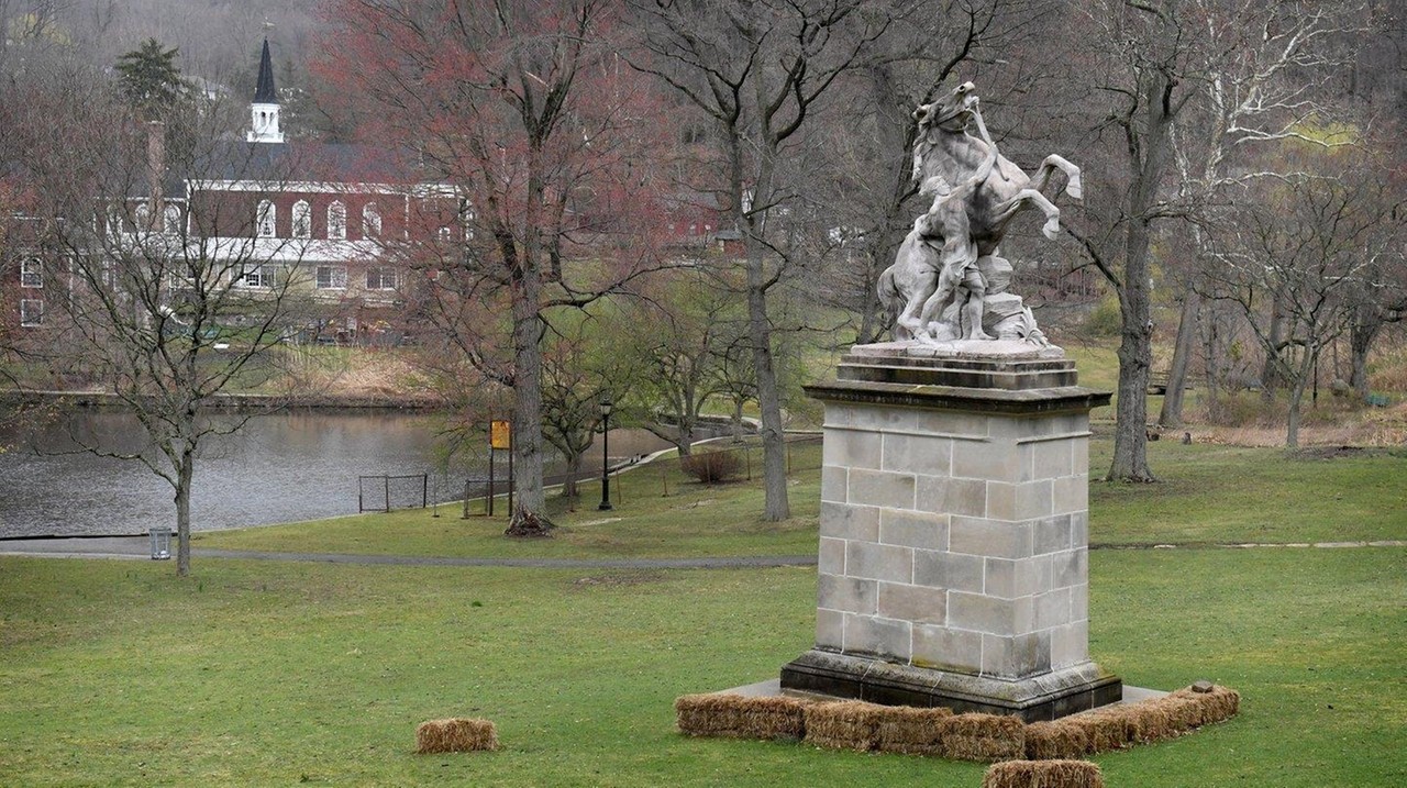 Town to spend $100G to renovate plaza for Mackay Horse statue - Newsday