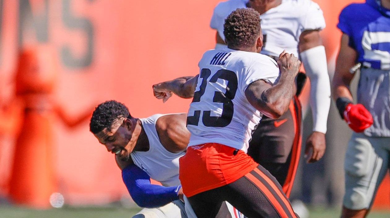 Sterling Shepard, Browns cornerback throw punches at end of Giants