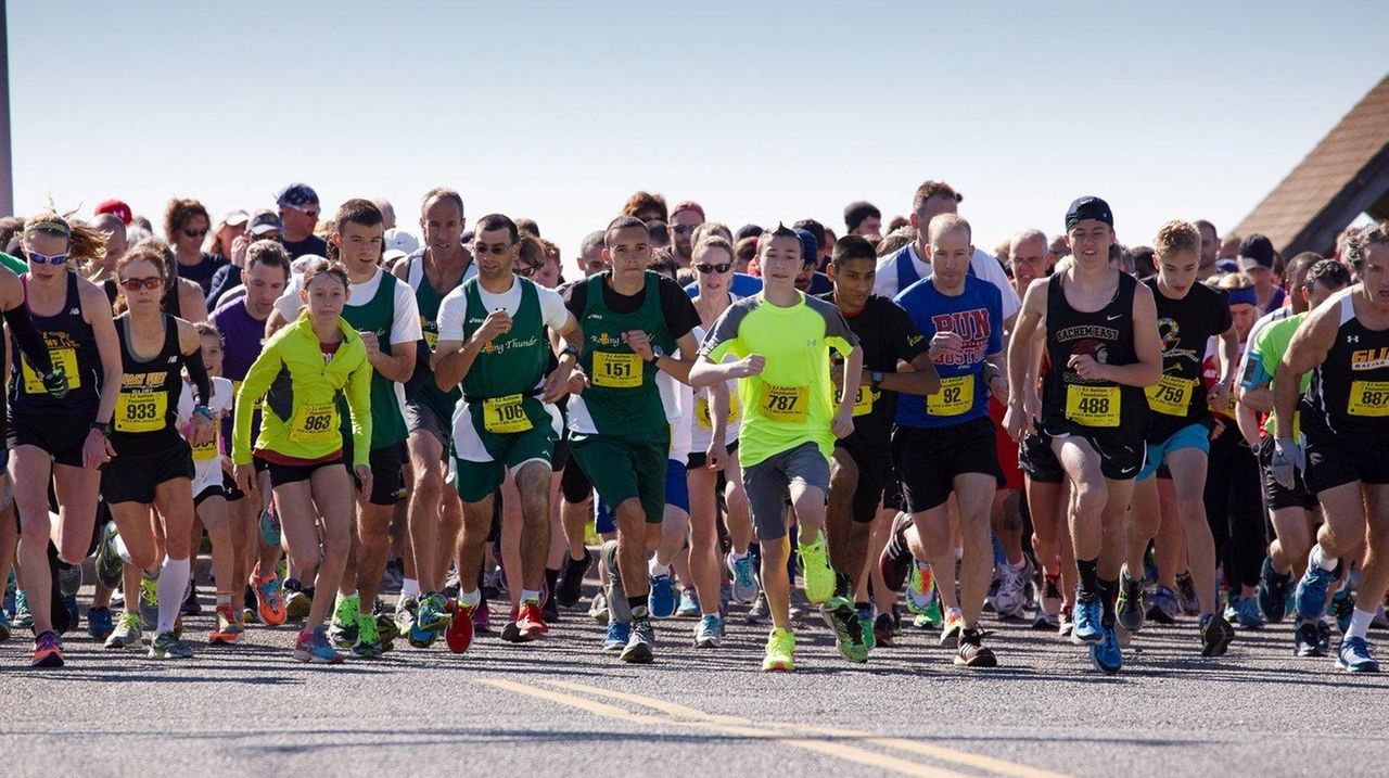 East Islip run/walk attracts 1,000 for autism fundraising - Newsday