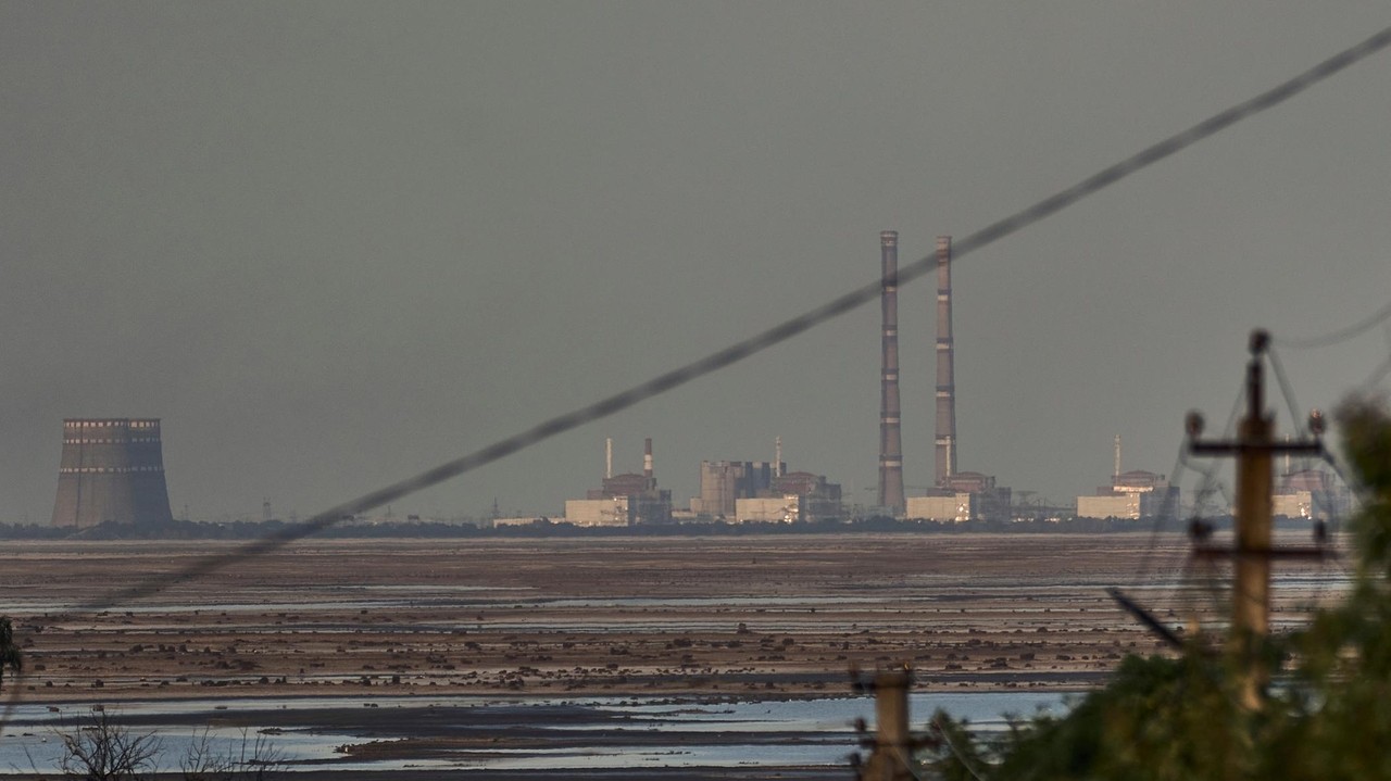 Drones attack the Russian-held Zaporizhzhia nuclear plant, according to plant officials - Vimarsana News